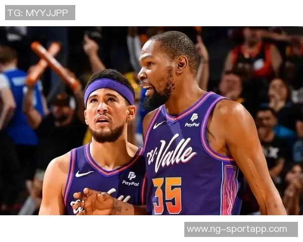 布克期待与雷霆的较量认为这是球队实力的真实考验