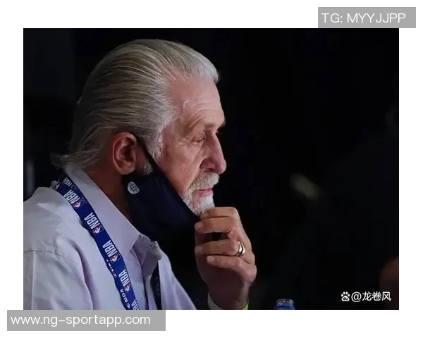 巴特勒表现低迷15投仅5中贡献20分8板5助下半场状态更差仅8投2中