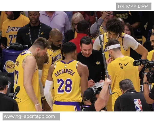 湖人火箭连胜势头强劲雷霆遭遇首败三双王们的辉煌记录再度刷新