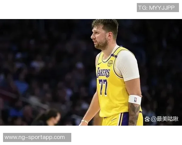 东契奇尽管失误频繁仍砍下38分11篮板5助攻展现超强实力 东契奇尽管失误频繁仍砍下38分11篮板5助攻展现超强实力