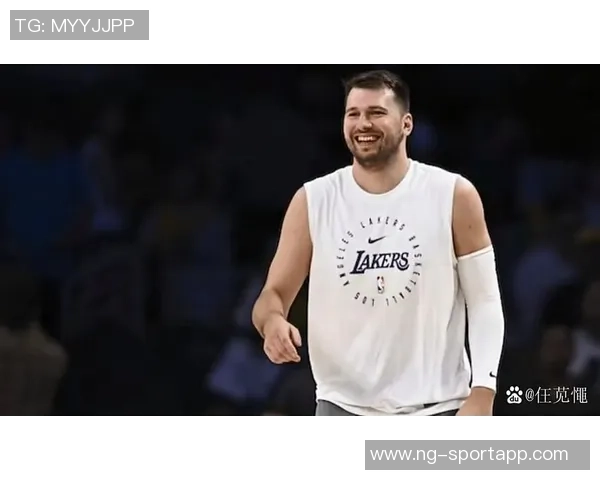 东契奇季前赛首秀表现超预期自信满满期待新赛季挑战 东契奇季前赛首秀表现超预期自信满满期待新赛季挑战