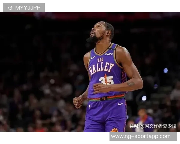 杜兰特首节火力全开半场高效表现助球队领先17分4板1助2帽展现全面能力 杜兰特首节火力全开半场高效表现助球队领先17分4板1助2帽展现全面能力